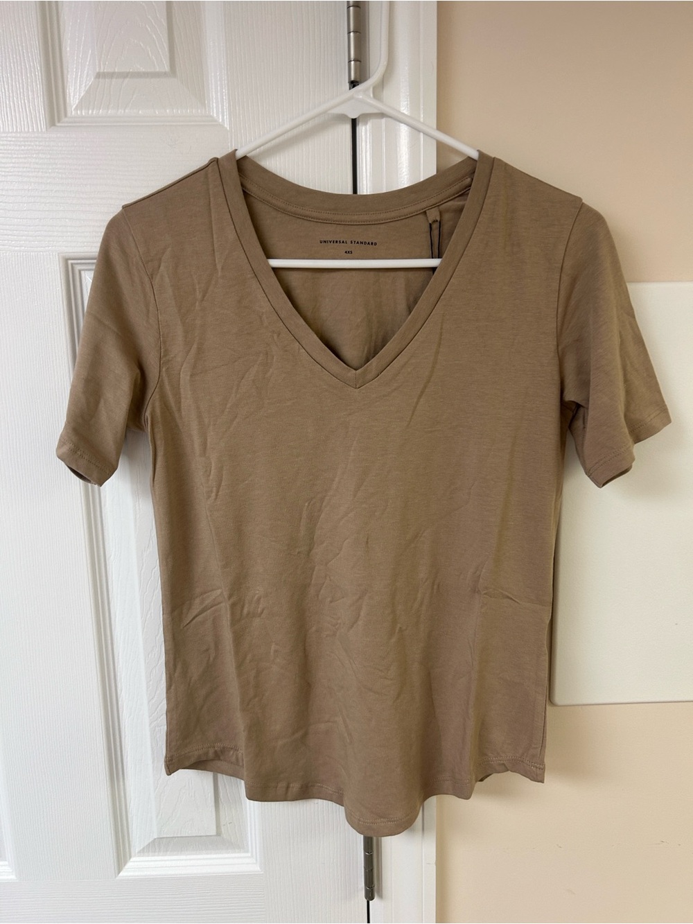 NWT Universal Standard V-Neck Tee